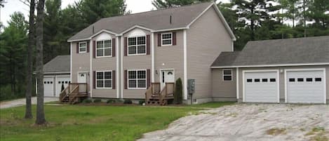 Duplex with 2 car garage each side