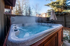 Private  hot tub, in private yard. Stars complimentary.