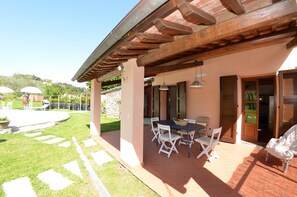 Building Exterior, Outdoor