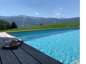 Piscine - apéro sur la terrase