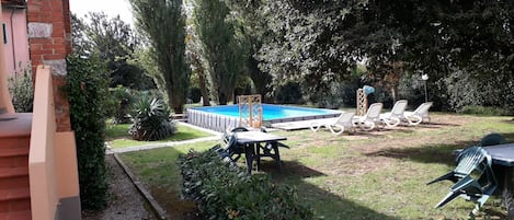 Pianta, Piscina, Shade, Albero, Mobili Da Esterno, Tempo Libero, Erba, Paesaggio, Casa, Ricreazione