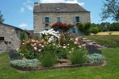 Idyllic Country House with secure pool, panoramic views