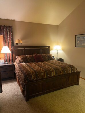 Master Bedroom - King Size Bed w/6 Drawer Dresser and 47" OLED TV