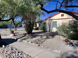 Hacienda De Saguaro 