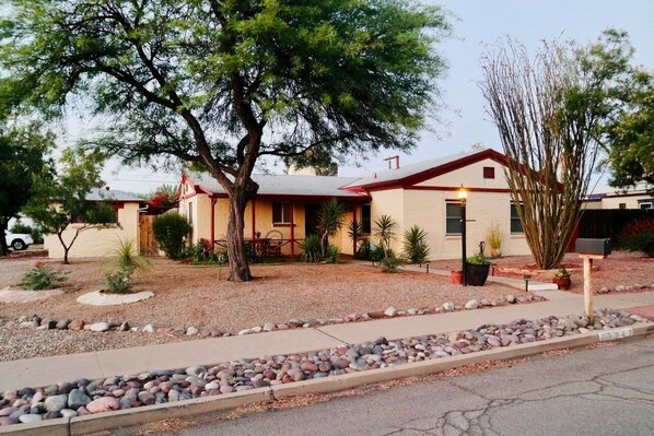 Hacienda del Saguaro