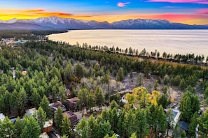 One of the best locations in South Lake Tahoe, walk to Lakeside Beach (fee)