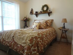 2nd Bedroom  High Cathedral Ceilings Queen Size Bed