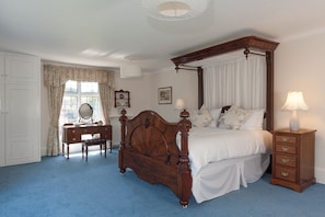 The Blue Bedroom has an en-suite shower room and gorgeous views of the garden