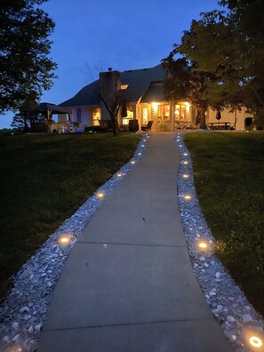 Pathway to Pool area!  Relax and Enjoy!