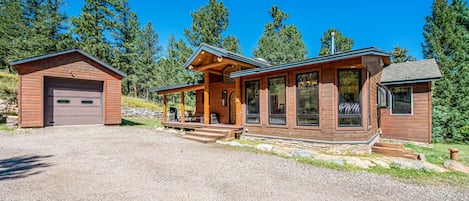 Home sits at end of 300 foot driveway