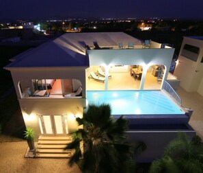 PInnacle Villa at night!