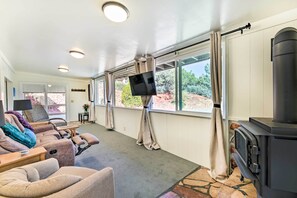 Living Room | Central Heating | Evaporative Cooler
