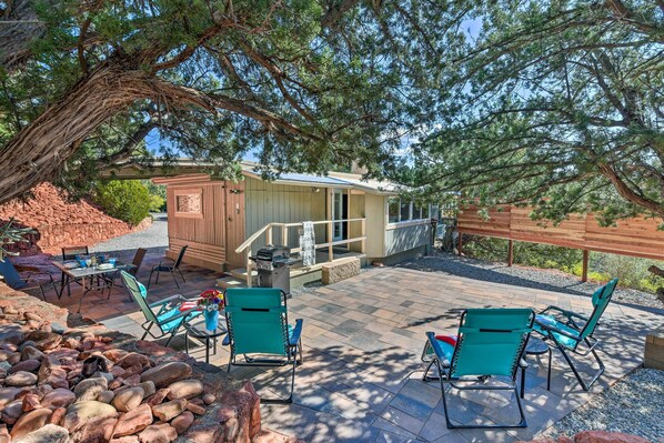 Sedona Vacation Rental | 2BR | 2BA | 1,125 Sq Ft | Steps to Enter