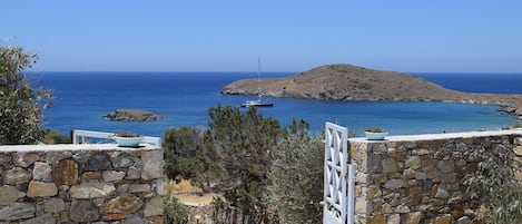 The gated estate - by Delfini Bay