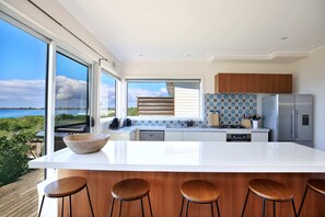Breakfast bar