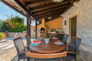 Terrace with BBC and summer kitchen