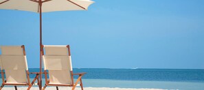 3 MINUTE WALK TO MARCO ISLAND BEACH ! ! !