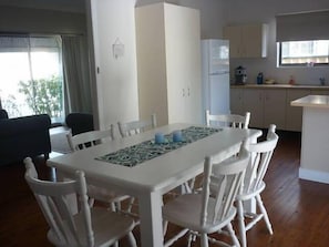 Kitchen/Dinings area
