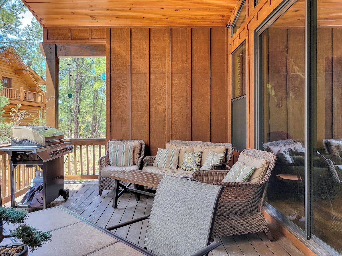 Rockcress Retreat – Luxury Cabin at Tollgate in Torreon w/AC, Covered Deck & BBQ