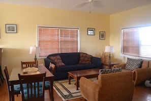 The cozy lounge