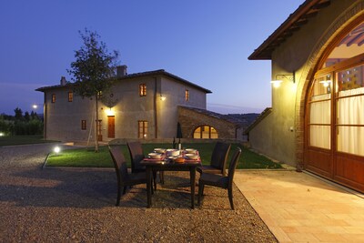 Luxury,Charming,in true Chianti, sleeps 22 or +/- pople., with AIR-CONDITION!!!!