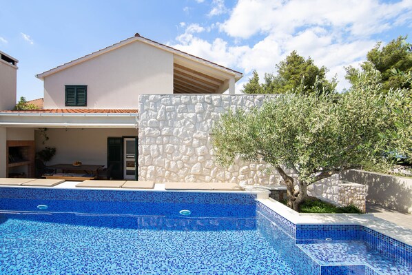 Villa Demer // 30 sq.m. pool, jacuzzi, waterfall  and sundeck