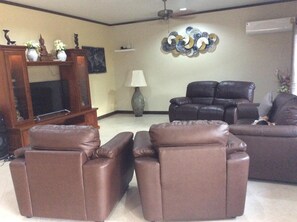 Lounge with 2 sofas and 2 chairs