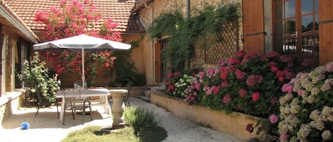 Private courtyard