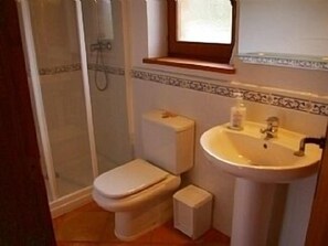 En-suite bathroom