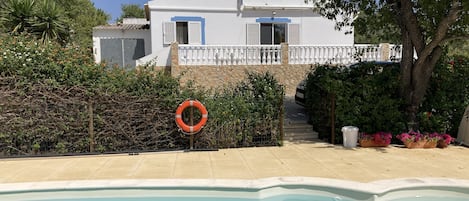 Relax, Sun - South & Swimming Pool
Isolated location, far from main roads.