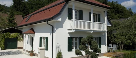 Ferienhaus Kleine Gartenvilla in Pörtschach am Wörthersee - herzlich willkommen!