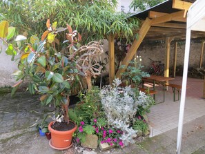 屋外ダイニングエリア
