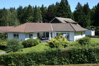 ***** Top renovated, detached holiday home in a quiet location on the edge of the forest