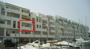 Résidence Royal Marine I, vue de la marina