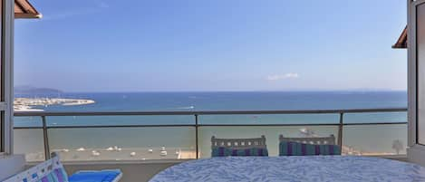 View of the bay and the "Iles d'Or" from our balcony