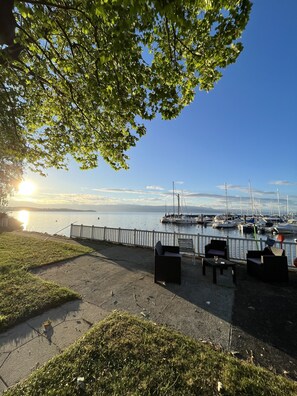 Terrasse pied dans l’eau 