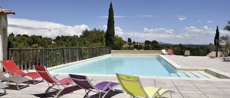  Piscine vue Alpilles