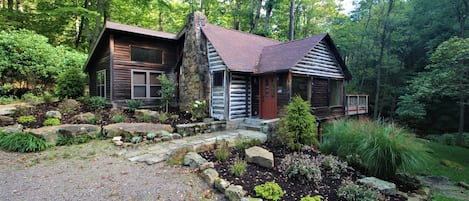 Creek House--small family and couples retreat!