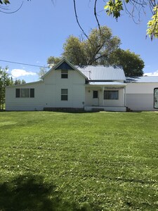 cozy older home for rent very close to the north beach of Bear lake 