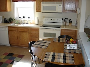 Fully equipped kitchen of Pond House.