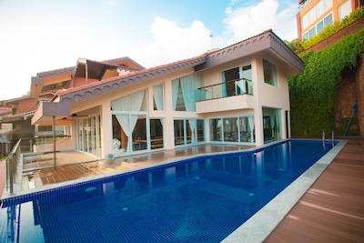 Balinese Sea View Villa With Infinity Pool