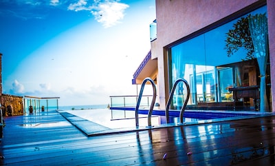 Balinese Sea View Villa With Infinity Pool