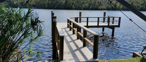 Deepwater Dock! Directly on the Homosassa River.