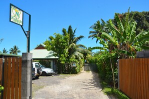 1rst Bungalow Vai Hau with his private parking