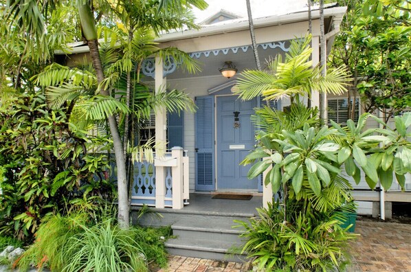 Front Entrance to Pavilion Villa