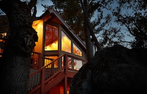Lots of windows give our lodge an open airy view to the sierras.