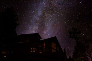 Lodge with stars