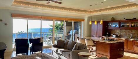 Spectacular ocean view Ho'olei home with Grand Wailea Resort access and benefits