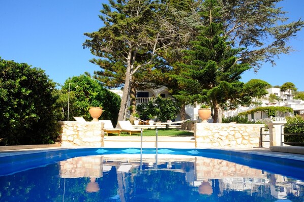 Private pool beachfront