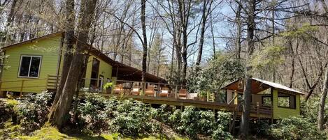 Perfect location for relaxation, hiking, campfire, family time, enjoying nature